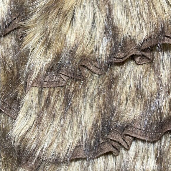 bagatelle Faux Fur Tiered Tie Front Vest Sz XS - Picture 9 of 12